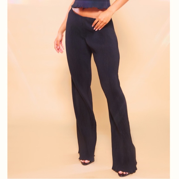 PrettyLittleThing Black Flared Pants - Picture 1 of 1